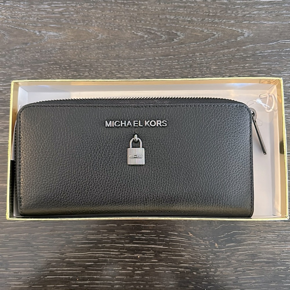 Black Michael Kors Wallet